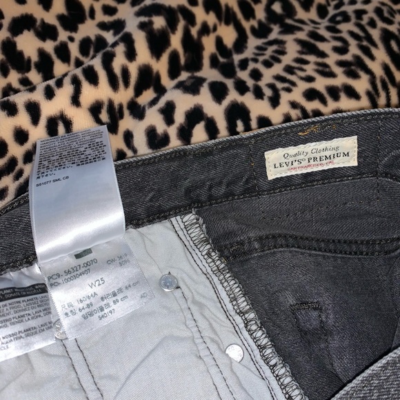 Levi’s 501 Mid-Rise Denim Short - Picture 3 of 4